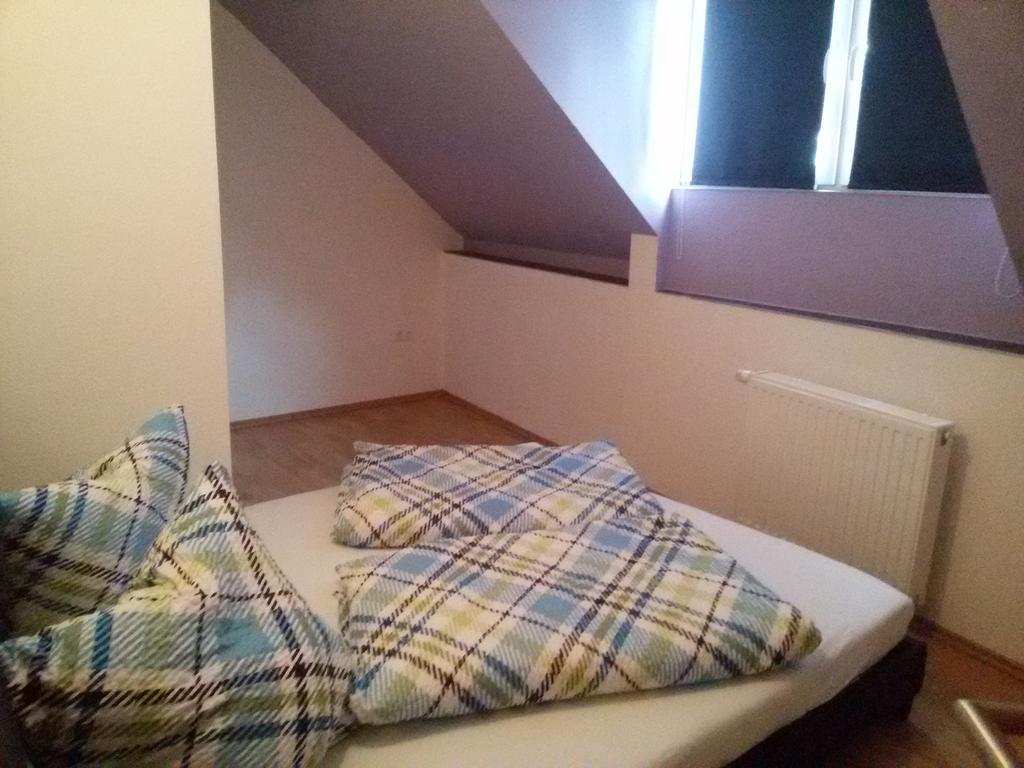 Gastehaus Nickolai Apartment Flomborn Екстериор снимка