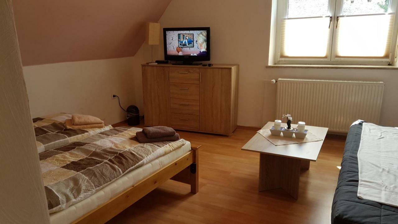 Gastehaus Nickolai Apartment Flomborn Екстериор снимка